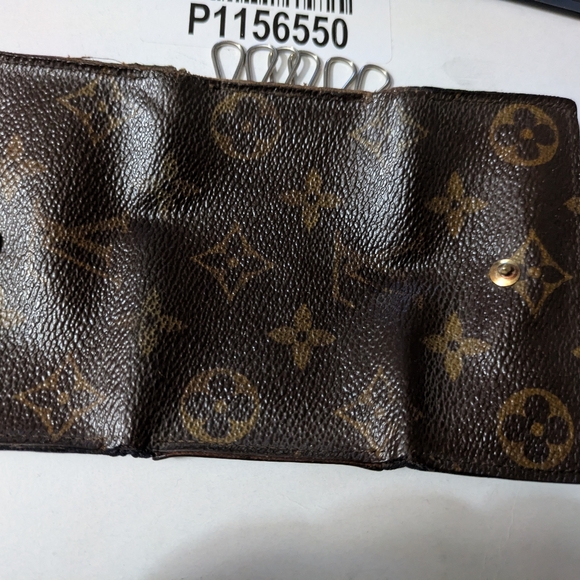 Louis Vuitton key holder - Picture 3 of 4